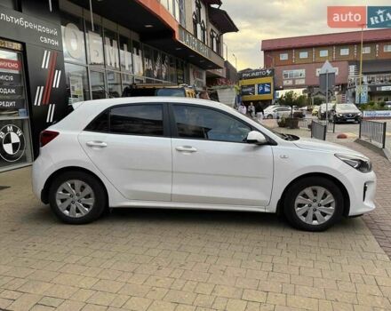 Белый Киа Рио, объемом двигателя 1.2 л и пробегом 41 тыс. км за 11400 $, фото 4 на Automoto.ua