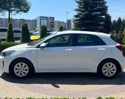Белый Киа Рио, объемом двигателя 1.2 л и пробегом 64 тыс. км за 13599 $, фото 3 на Automoto.ua