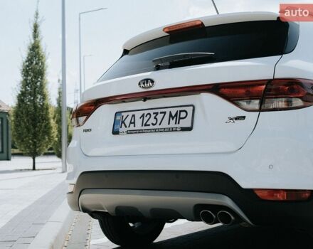Белый Киа Рио, объемом двигателя 1.59 л и пробегом 70 тыс. км за 15000 $, фото 4 на Automoto.ua