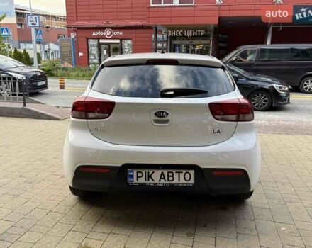 Белый Киа Рио, объемом двигателя 1.2 л и пробегом 37 тыс. км за 11900 $, фото 6 на Automoto.ua