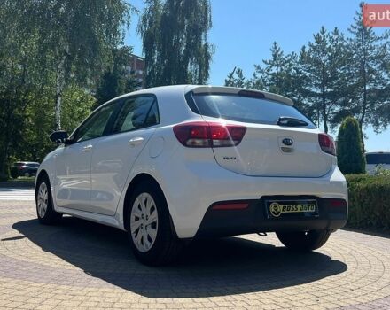 Белый Киа Рио, объемом двигателя 1.25 л и пробегом 64 тыс. км за 13500 $, фото 4 на Automoto.ua