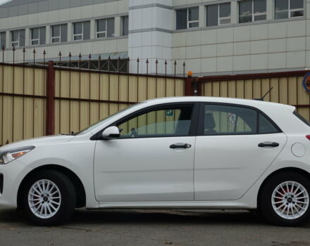 Білий Кіа Ріо, об'ємом двигуна 1.6 л та пробігом 29 тис. км за 12499 $, фото 16 на Automoto.ua