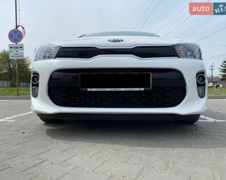 Білий Кіа Ріо, об'ємом двигуна 1.25 л та пробігом 73 тис. км за 10000 $, фото 5 на Automoto.ua