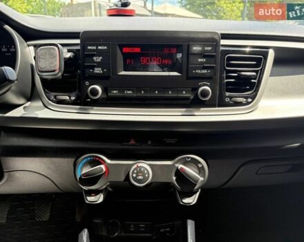 Белый Киа Рио, объемом двигателя 1.25 л и пробегом 73 тыс. км за 10700 $, фото 18 на Automoto.ua