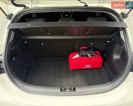 Белый Киа Рио, объемом двигателя 1.25 л и пробегом 73 тыс. км за 10700 $, фото 6 на Automoto.ua