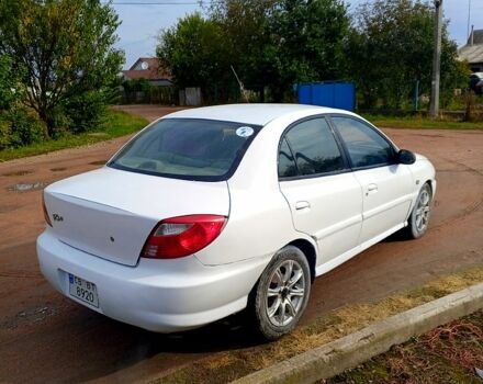 Белый Киа Рио, объемом двигателя 1.5 л и пробегом 300 тыс. км за 2800 $, фото 2 на Automoto.ua