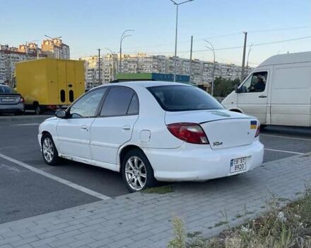 Білий Кіа Ріо, об'ємом двигуна 1.49 л та пробігом 200 тис. км за 1500 $, фото 1 на Automoto.ua