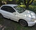Белый Киа Рио, объемом двигателя 1.3 л и пробегом 354 тыс. км за 703 $, фото 7 на Automoto.ua