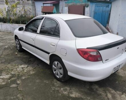 Білий Кіа Ріо, об'ємом двигуна 1.5 л та пробігом 300 тис. км за 3000 $, фото 2 на Automoto.ua