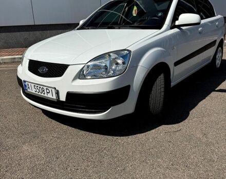 Белый Киа Рио, объемом двигателя 1.4 л и пробегом 223 тыс. км за 5200 $, фото 2 на Automoto.ua