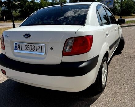 Белый Киа Рио, объемом двигателя 1.4 л и пробегом 223 тыс. км за 5200 $, фото 1 на Automoto.ua