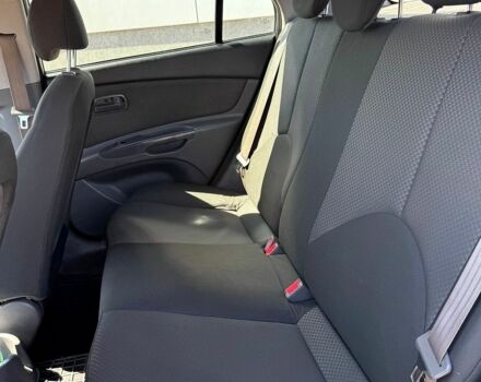 Белый Киа Рио, объемом двигателя 1.4 л и пробегом 223 тыс. км за 5200 $, фото 16 на Automoto.ua