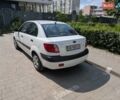 Белый Киа Рио, объемом двигателя 1.4 л и пробегом 165 тыс. км за 4200 $, фото 6 на Automoto.ua