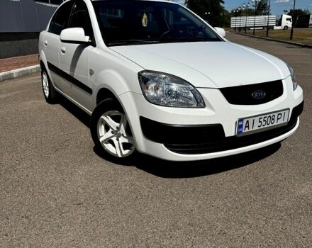 Белый Киа Рио, объемом двигателя 1.4 л и пробегом 223 тыс. км за 5200 $, фото 4 на Automoto.ua