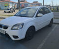 Белый Киа Рио, объемом двигателя 1.4 л и пробегом 297 тыс. км за 4600 $, фото 2 на Automoto.ua