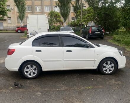Белый Киа Рио, объемом двигателя 1.4 л и пробегом 156 тыс. км за 5600 $, фото 9 на Automoto.ua