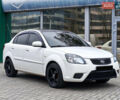 Белый Киа Рио, объемом двигателя 1.49 л и пробегом 157 тыс. км за 7100 $, фото 3 на Automoto.ua