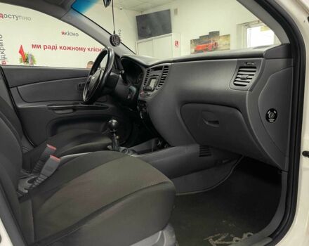 Белый Киа Рио, объемом двигателя 1.5 л и пробегом 170 тыс. км за 4690 $, фото 16 на Automoto.ua