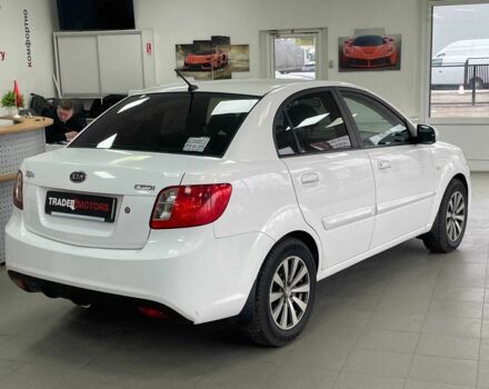 Белый Киа Рио, объемом двигателя 1.5 л и пробегом 170 тыс. км за 4690 $, фото 5 на Automoto.ua