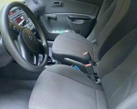 Белый Киа Рио, объемом двигателя 1.4 л и пробегом 156 тыс. км за 5600 $, фото 1 на Automoto.ua