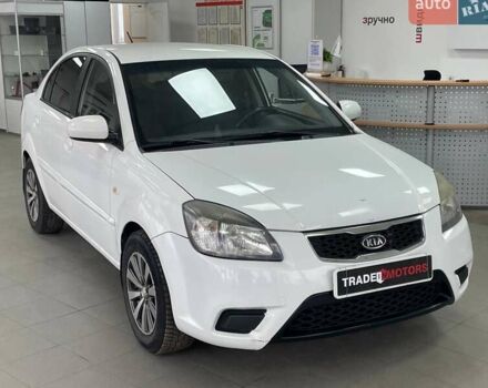 Белый Киа Рио, объемом двигателя 1.49 л и пробегом 170 тыс. км за 4990 $, фото 1 на Automoto.ua