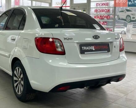 Белый Киа Рио, объемом двигателя 1.49 л и пробегом 170 тыс. км за 4990 $, фото 9 на Automoto.ua