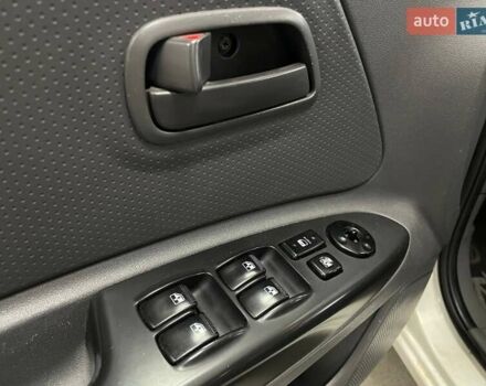 Белый Киа Рио, объемом двигателя 1.49 л и пробегом 170 тыс. км за 4990 $, фото 15 на Automoto.ua
