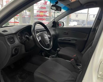 Белый Киа Рио, объемом двигателя 1.5 л и пробегом 170 тыс. км за 4690 $, фото 8 на Automoto.ua