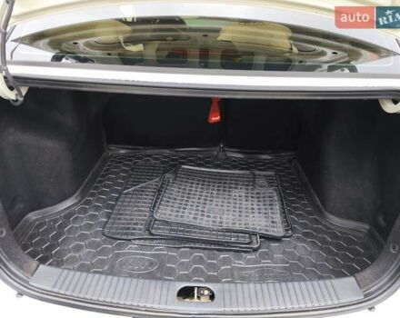 Белый Киа Рио, объемом двигателя 1.49 л и пробегом 157 тыс. км за 7100 $, фото 17 на Automoto.ua