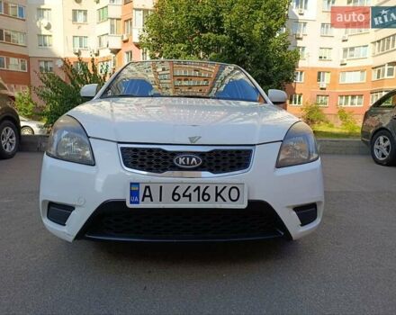 Білий Кіа Ріо, об'ємом двигуна 1.49 л та пробігом 170 тис. км за 5900 $, фото 6 на Automoto.ua
