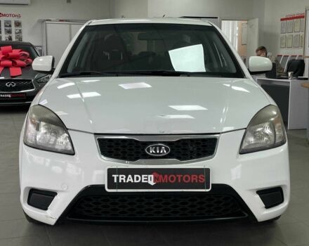 Белый Киа Рио, объемом двигателя 1.5 л и пробегом 170 тыс. км за 4690 $, фото 1 на Automoto.ua