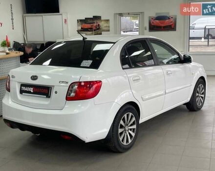 Белый Киа Рио, объемом двигателя 1.49 л и пробегом 170 тыс. км за 4990 $, фото 13 на Automoto.ua