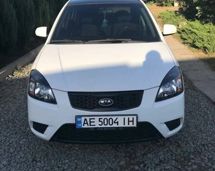 Білий Кіа Ріо, об'ємом двигуна 1.49 л та пробігом 157 тис. км за 8000 $, фото 1 на Automoto.ua