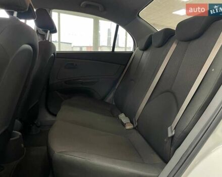 Белый Киа Рио, объемом двигателя 1.49 л и пробегом 170 тыс. км за 4990 $, фото 32 на Automoto.ua