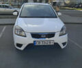 Белый Киа Рио, объемом двигателя 1.4 л и пробегом 297 тыс. км за 4600 $, фото 1 на Automoto.ua