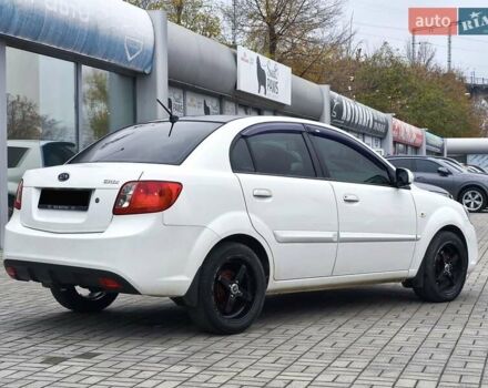 Белый Киа Рио, объемом двигателя 1.49 л и пробегом 157 тыс. км за 7100 $, фото 5 на Automoto.ua