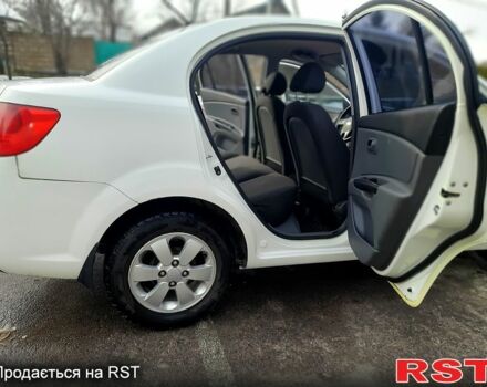 Білий Кіа Ріо, об'ємом двигуна 1.4 л та пробігом 91 тис. км за 5900 $, фото 10 на Automoto.ua