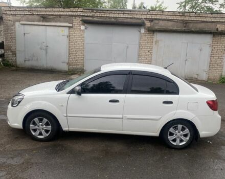 Белый Киа Рио, объемом двигателя 1.4 л и пробегом 156 тыс. км за 5600 $, фото 8 на Automoto.ua