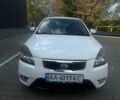 Белый Киа Рио, объемом двигателя 1.4 л и пробегом 158 тыс. км за 5800 $, фото 5 на Automoto.ua