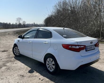 Білий Кіа Ріо, об'ємом двигуна 1.6 л та пробігом 220 тис. км за 6000 $, фото 4 на Automoto.ua