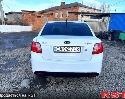 Белый Киа Рио, объемом двигателя 1.4 л и пробегом 220 тыс. км за 6350 $, фото 6 на Automoto.ua