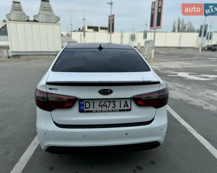 Белый Киа Рио, объемом двигателя 1.6 л и пробегом 253 тыс. км за 7400 $, фото 4 на Automoto.ua