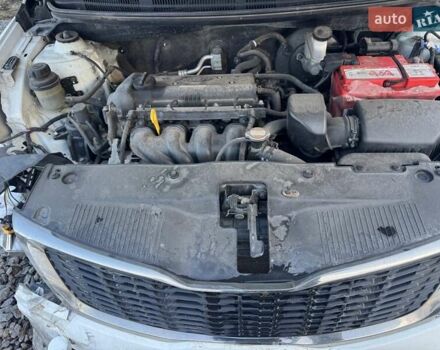 Білий Кіа Ріо, об'ємом двигуна 1.4 л та пробігом 160 тис. км за 2999 $, фото 8 на Automoto.ua