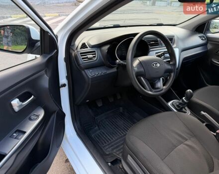Білий Кіа Ріо, об'ємом двигуна 1.4 л та пробігом 157 тис. км за 6200 $, фото 1 на Automoto.ua