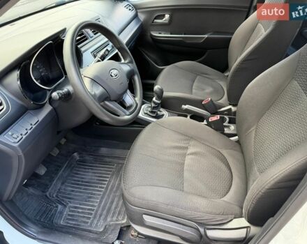 Білий Кіа Ріо, об'ємом двигуна 1.4 л та пробігом 157 тис. км за 6200 $, фото 2 на Automoto.ua