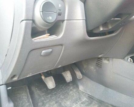 Білий Кіа Ріо, об'ємом двигуна 1.4 л та пробігом 260 тис. км за 6400 $, фото 13 на Automoto.ua