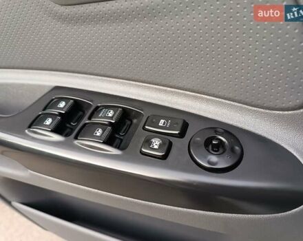 Білий Кіа Ріо, об'ємом двигуна 1.4 л та пробігом 202 тис. км за 5000 $, фото 22 на Automoto.ua