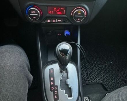 Белый Киа Рио, объемом двигателя 1.59 л и пробегом 257 тыс. км за 7600 $, фото 7 на Automoto.ua