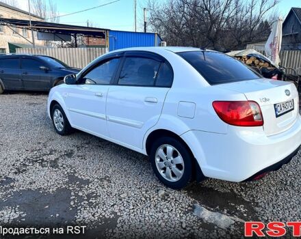 Белый Киа Рио, объемом двигателя 1.4 л и пробегом 220 тыс. км за 6350 $, фото 5 на Automoto.ua