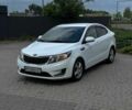 Белый Киа Рио, объемом двигателя 1.4 л и пробегом 217 тыс. км за 6600 $, фото 2 на Automoto.ua